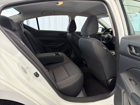 Used 2025 Nissan Altima 2.5 S FWD image 11