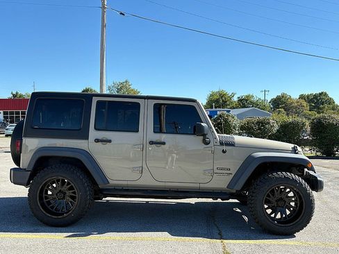 Used 2018 Jeep Wrangler Unlimited Sport S image 10