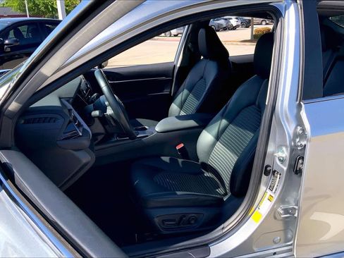 Used 2024 Toyota Camry SE w/ Convenience Package image 8