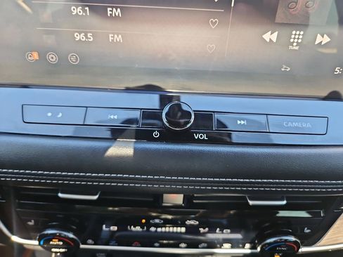 Used 2024 Nissan Rogue Platinum w/ Platinum Premium Package FWD image 37