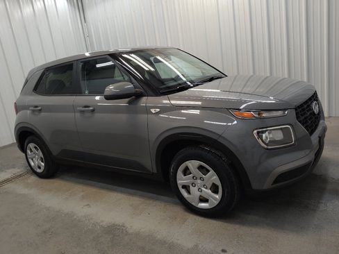 Used 2020 Hyundai Venue SE FWD image 11