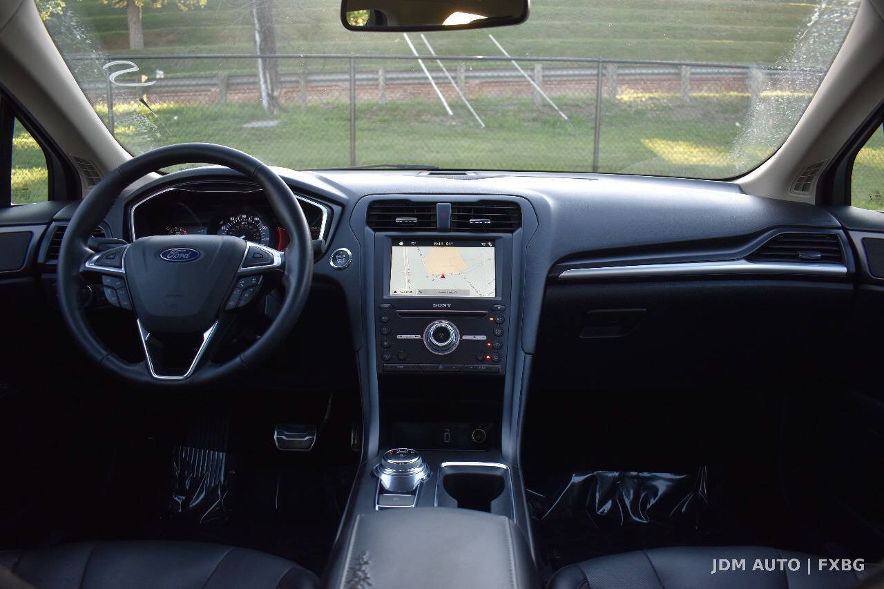 Used 2018 Ford Fusion Titanium AWD/4WD image 17