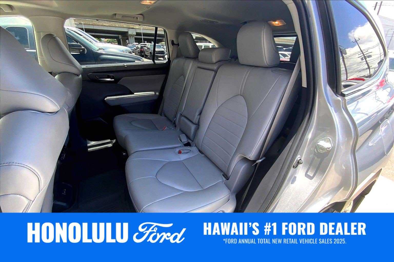 Used 2025 Toyota Highlander XLE AWD/4WD image 29