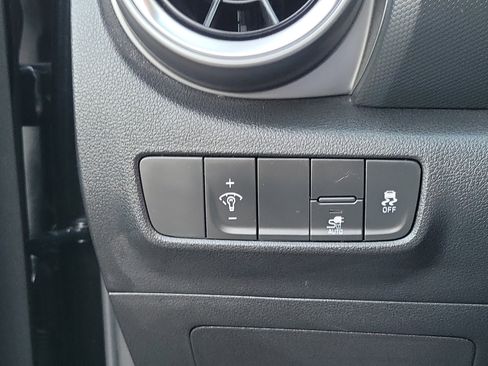 Certified 2023 Hyundai Kona SE image 13