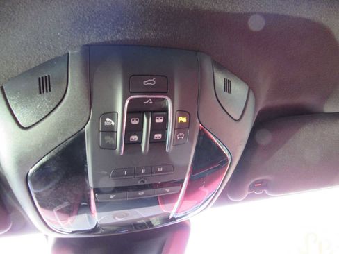 Used 2022 Maserati Levante GT image 19