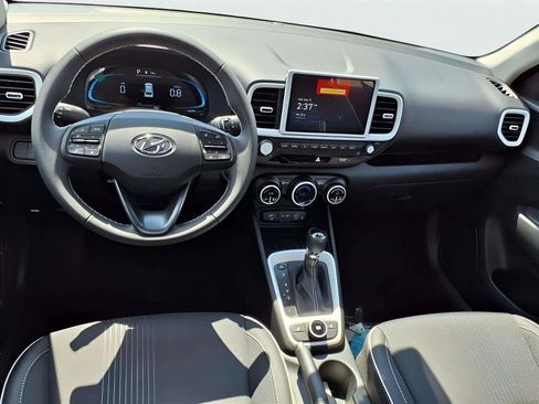 New 2025 Hyundai Venue Limited image 8