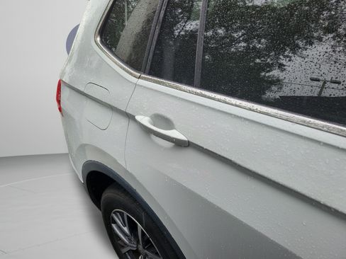 Used 2020 Volkswagen Tiguan SE FWD image 17