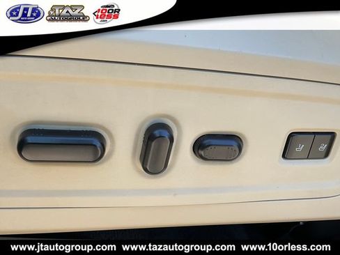 Used 2017 Lincoln Navigator Reserve AWD/4WD image 11