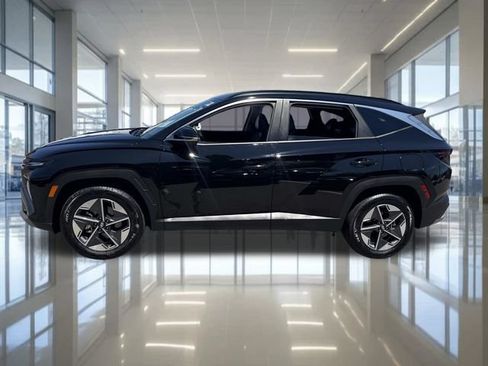 Certified 2025 Hyundai Tucson SEL AWD/4WD image 10