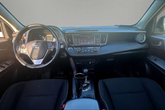 Used 2018 Toyota RAV4 XLE AWD/4WD image 7