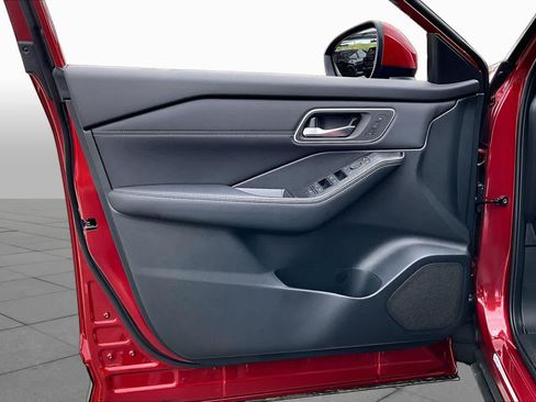 New 2026 Nissan Rogue Platinum AWD/4WD image 10