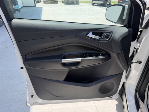 Used 2016 Ford Escape Titanium w/ Equipment Group 301A AWD/4WD image 10