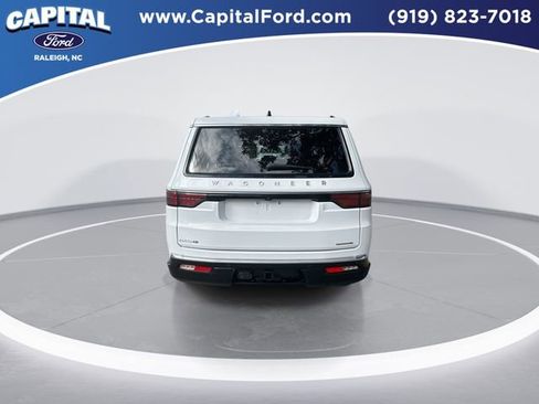 Used 2024 Jeep Wagoneer L Series II w/ Flexible Seating Group image 7