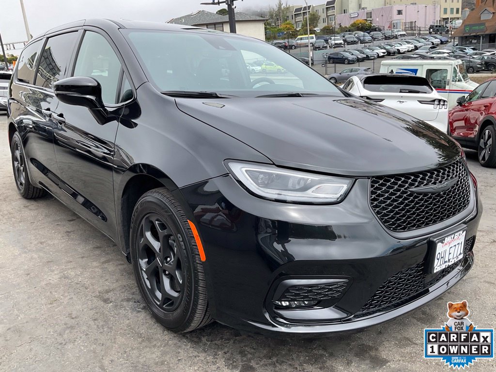 Used 2023 Chrysler Pacifica Limited w/ Uconnect Theater Family Group FWD image 77