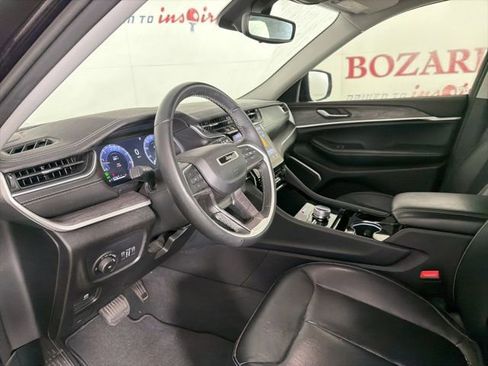 Used 2022 Jeep Grand Cherokee L Limited w/ Black Appearance Package image 12