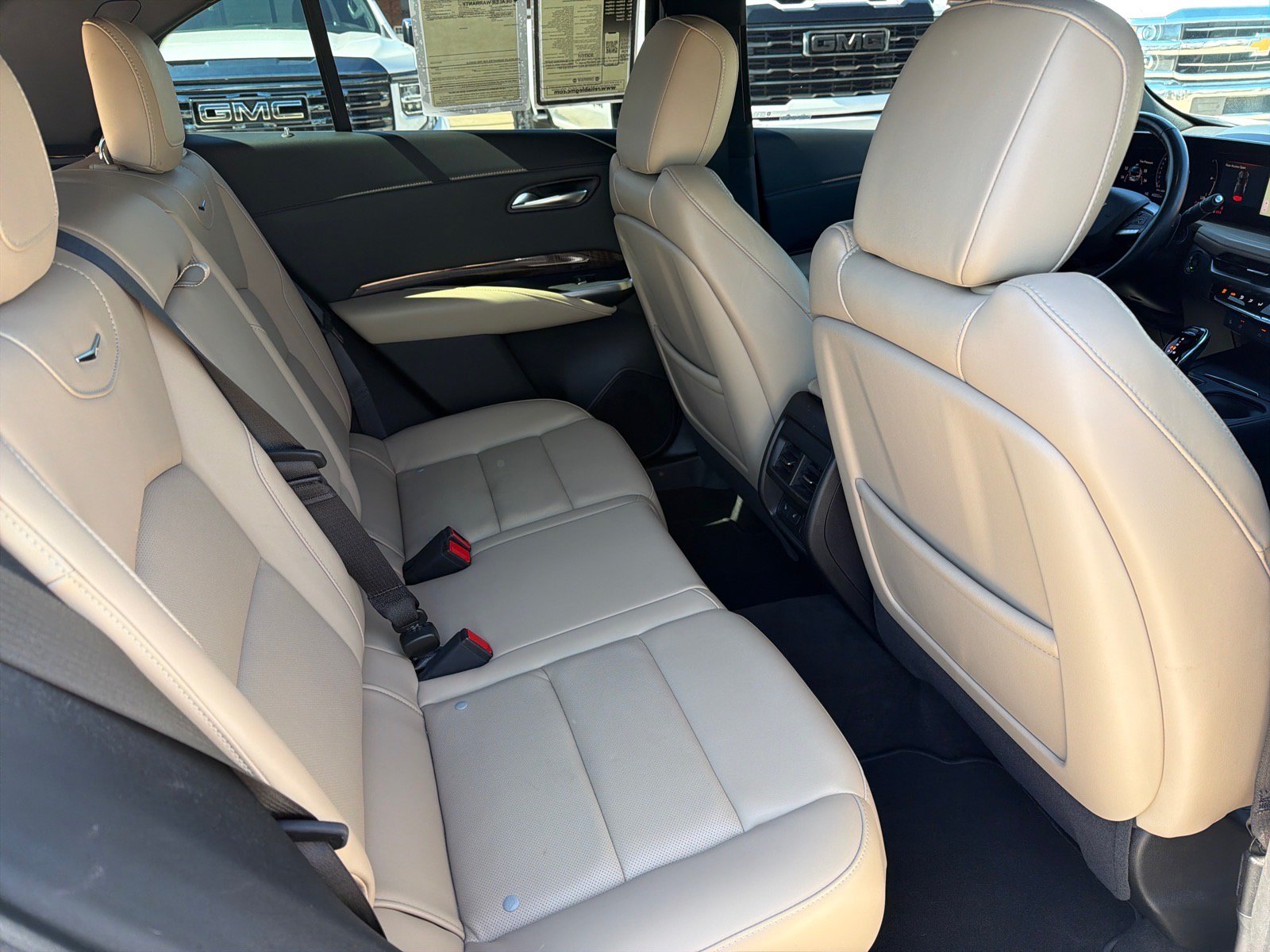 Used 2024 Cadillac XT4 Premium Luxury w/ Active Safety Package FWD image 12