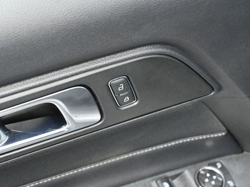 Used 2021 Ford Mustang Coupe image 10