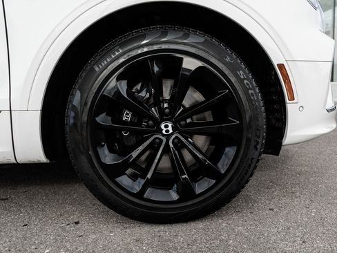 Used 2022 Bentley Bentayga image 16