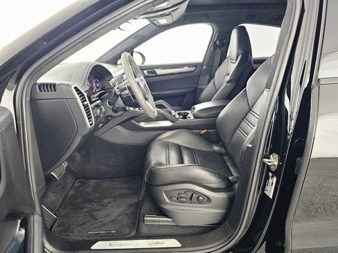 Used 2022 Porsche Cayenne Turbo AWD/4WD image 20
