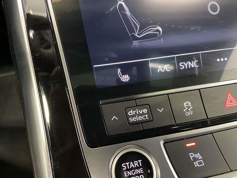 Used 2025 Audi Q7 3.0T Premium Plus image 24