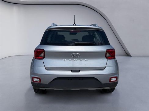 New 2026 Hyundai Venue SEL FWD image 4