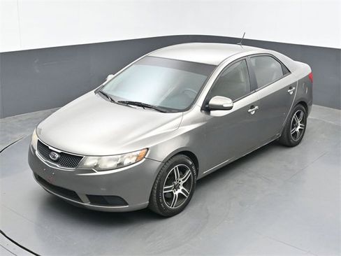 Used 2010 Kia Forte EX image 30