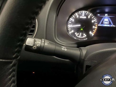 Used 2019 Nissan Pathfinder SV image 43