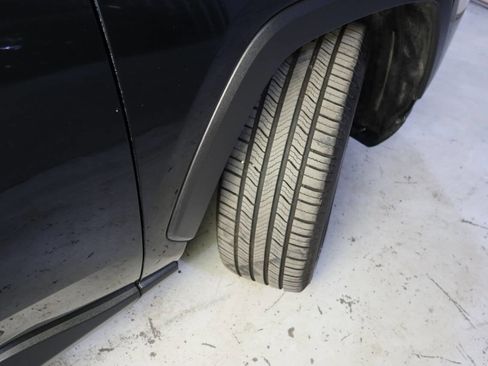 Used 2020 Toyota RAV4 XLE Premium image 36