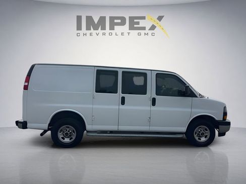Used 2023 GMC Savana 2500 w/ Driver Convenience Package RWD image 7