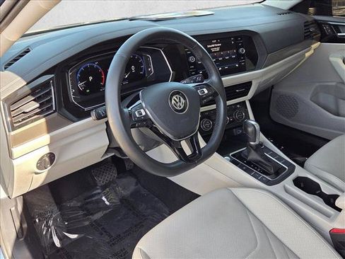 Used 2019 Volkswagen Jetta SEL Premium image 10