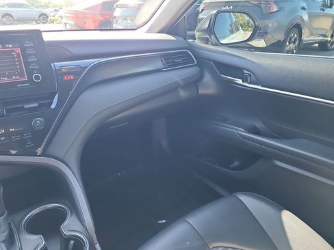Used 2021 Toyota Camry SE image 17