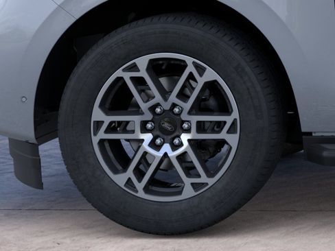 Used 2026 Ford Expedition Active AWD/4WD image 19
