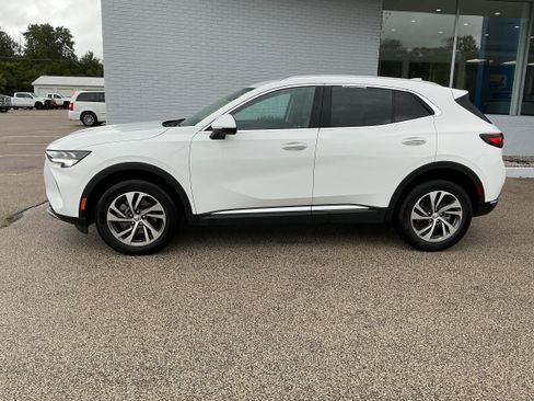 Used 2023 Buick Envision Essence image 2