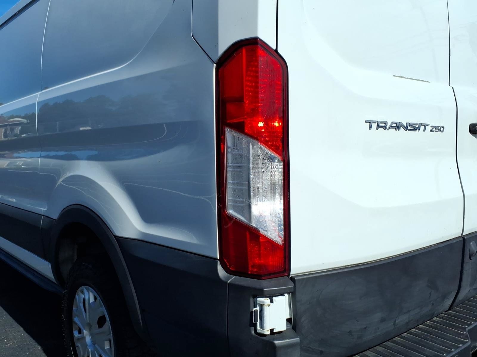 Used 2019 Ford Transit 250 130 Low Roof RWD image 14