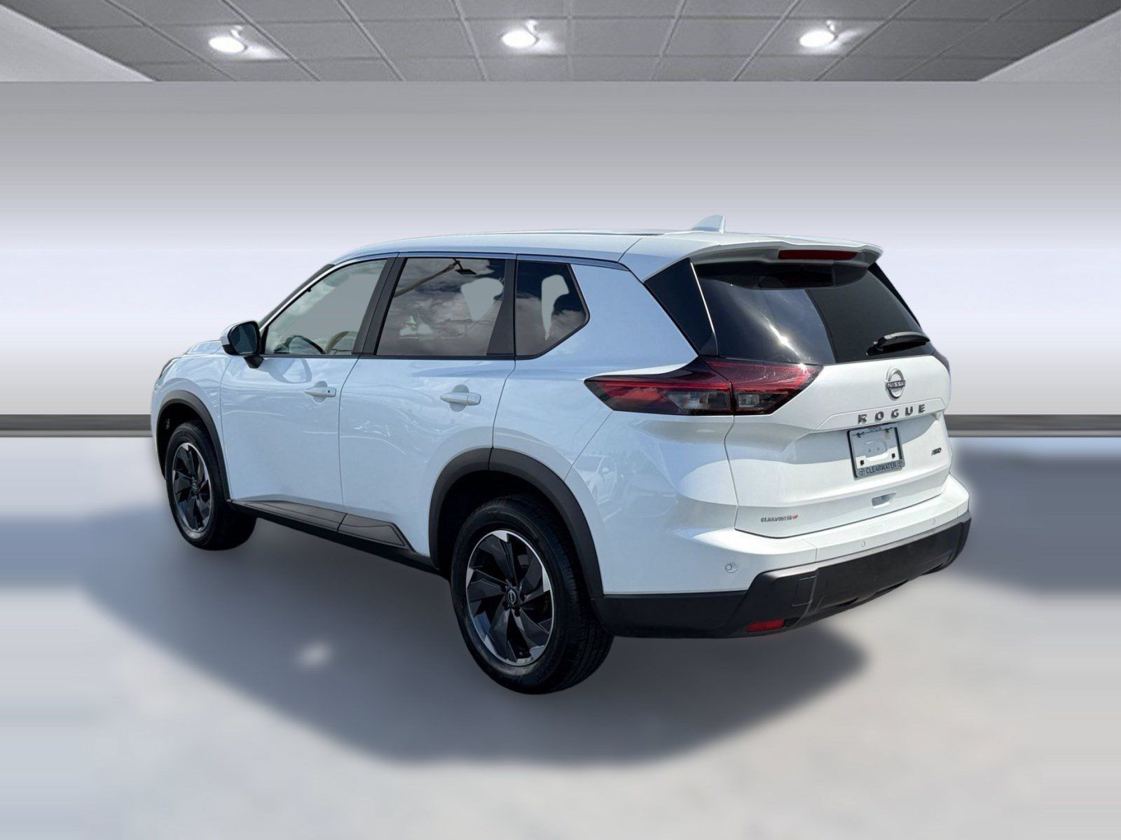 Used 2025 Nissan Rogue SV AWD/4WD image 3