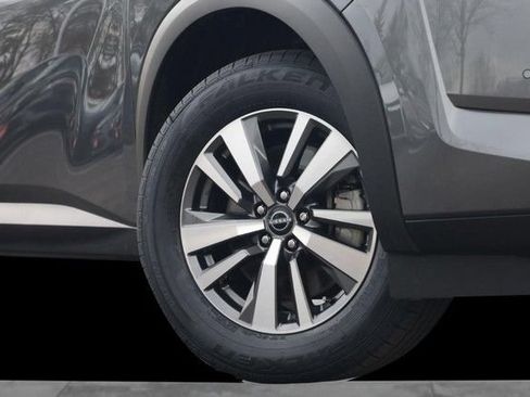 Certified 2025 Nissan Pathfinder SL AWD/4WD image 3