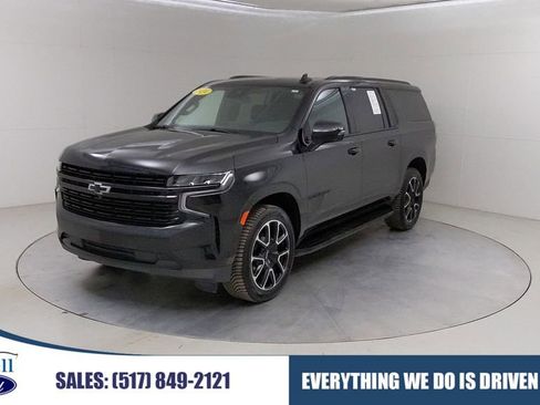 Used 2024 Chevrolet Suburban RST w/ Luxury Package AWD/4WD image 1