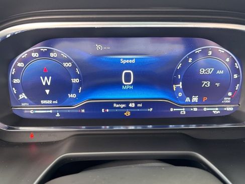 Used 2024 Chevrolet Suburban LT w/ Luxury Package image 9