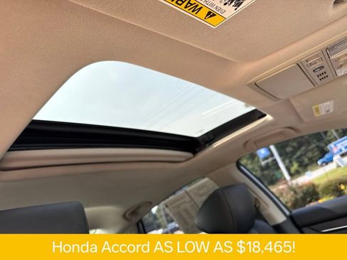 Used 2018 Honda Accord Touring image 10