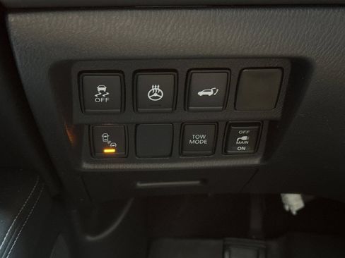 Used 2018 Nissan Pathfinder SL w/ Midnight Edition Package AWD/4WD image 43