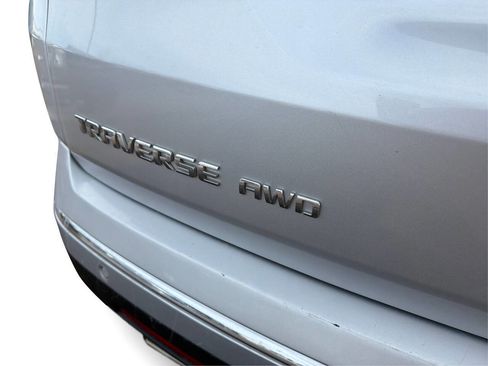 Used 2021 Chevrolet Traverse Premier AWD/4WD image 25