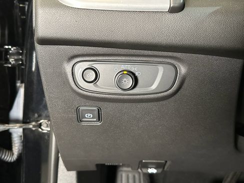 Used 2022 GMC Terrain SLE w/ Driver Convenience Package AWD/4WD image 18