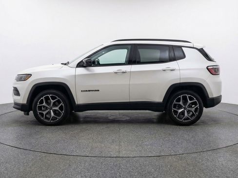 Used 2025 Jeep Compass Limited image 5