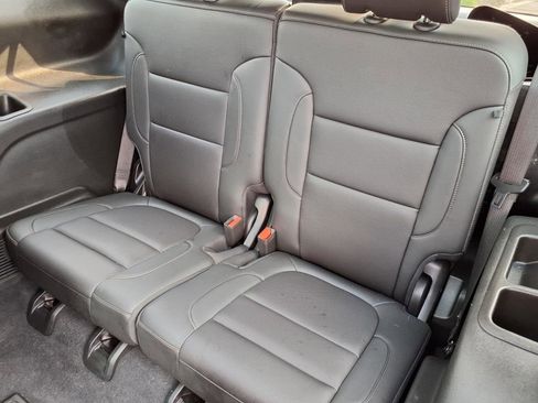 Used 2022 GMC Acadia SLT w/ Technology Package image 11