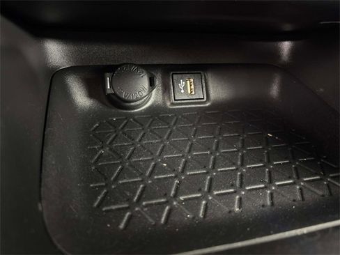 Used 2023 Toyota RAV4 XLE image 22