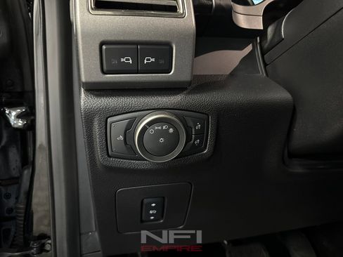 Used 2018 Ford F150 Raptor w/ Equipment Group 802A Luxury image 33