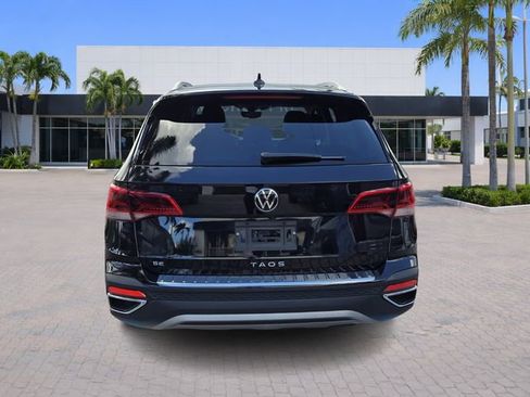 Certified 2023 Volkswagen Taos SE w/ Panoramic Sunroof Package FWD image 6