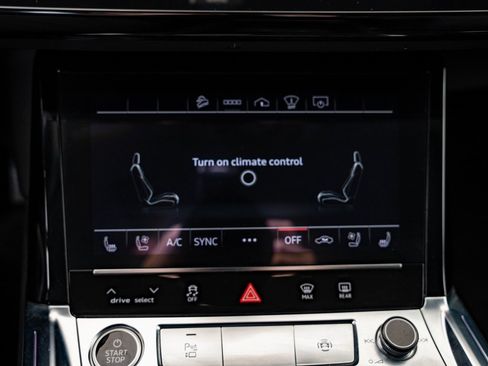 Used 2021 Audi e-tron Prestige w/ Prestige Package image 38