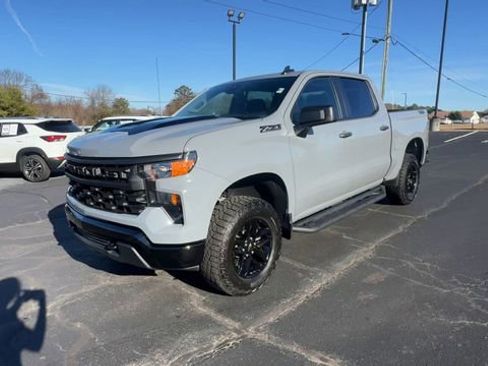 Used 2024 Chevrolet Silverado 1500 Custom Trail Boss w/ Dark Appearance Package image 4