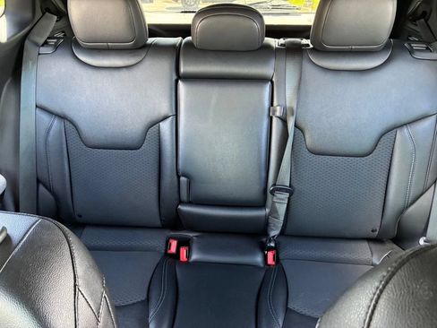 Used 2024 Jeep Compass Latitude AWD/4WD image 14